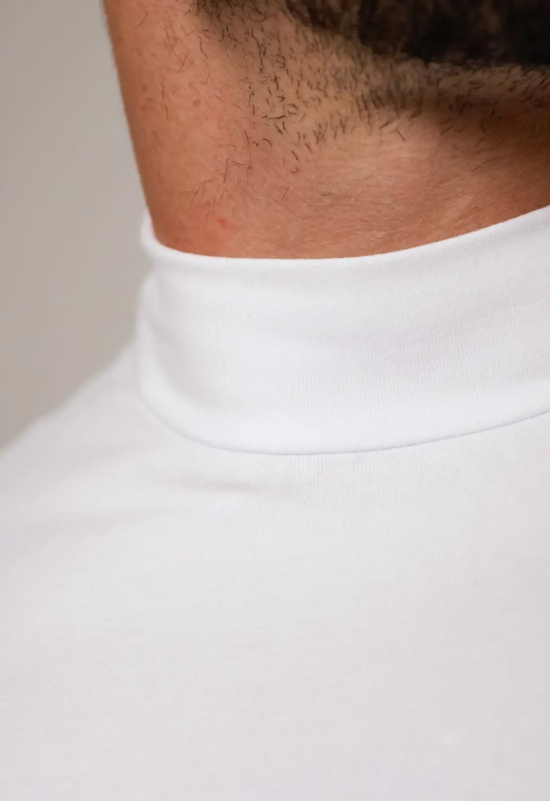 Camiseta Slim Gola Alta Branca - Imagem 6