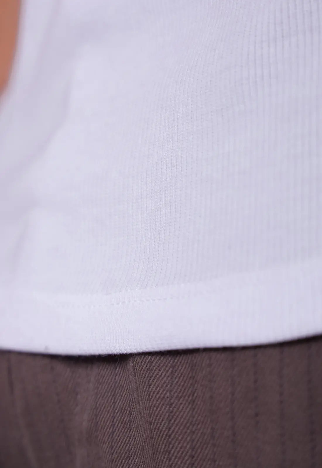 Camiseta Slim Gola Média Branca - Imagem 7