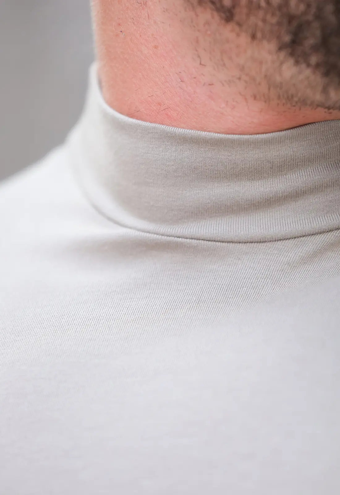 Camiseta Slim Gola Alta Cinza - Imagem 6