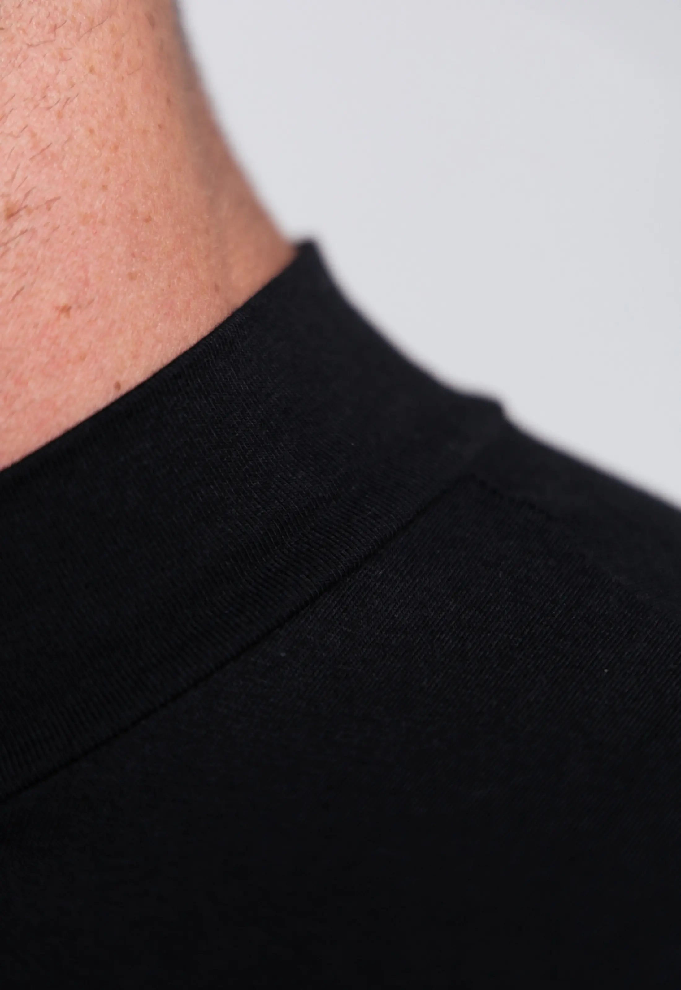 Camiseta Slim Gola Alta Preta - Imagem 6