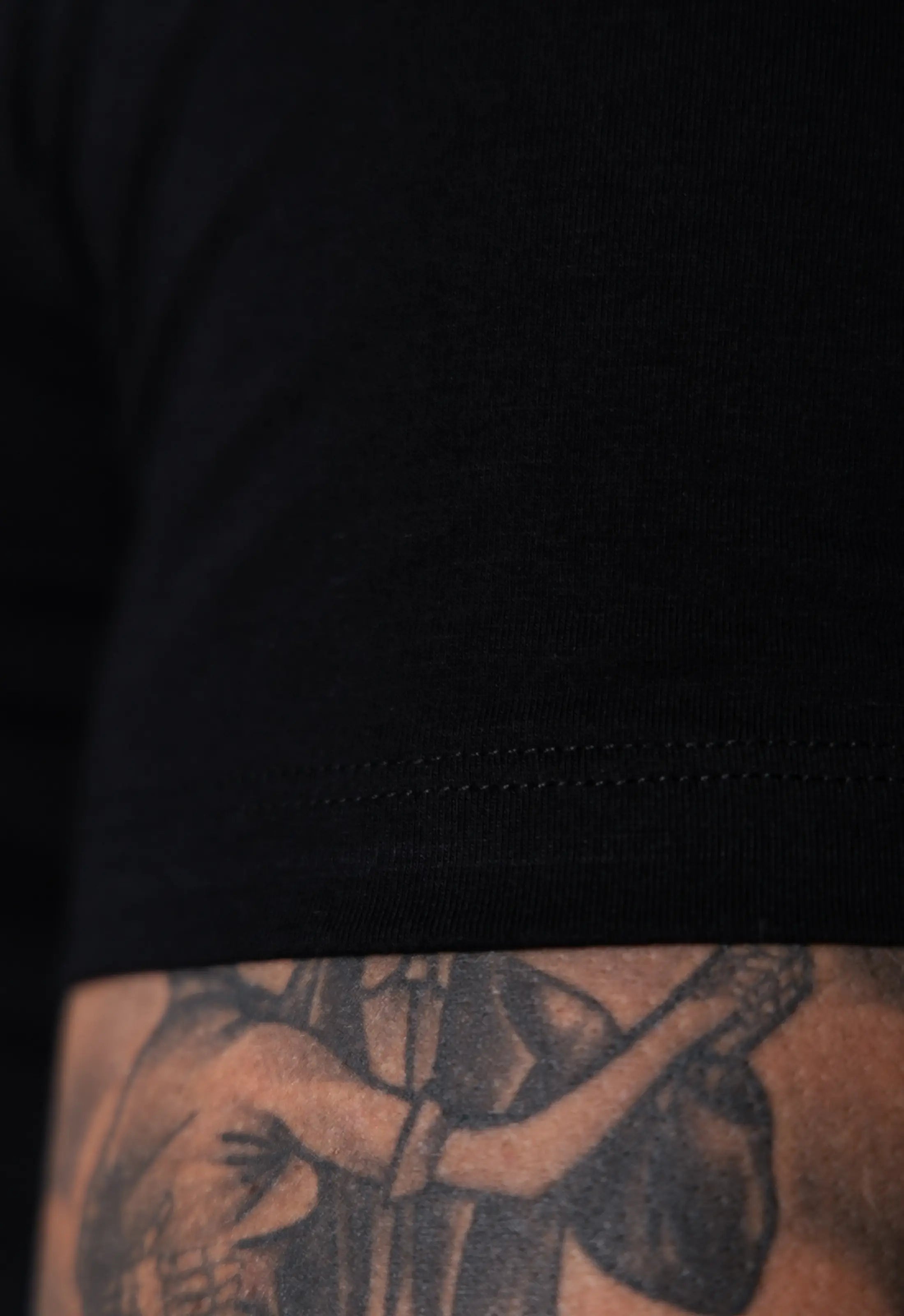 Camiseta Slim Gola Alta Preta - Imagem 7