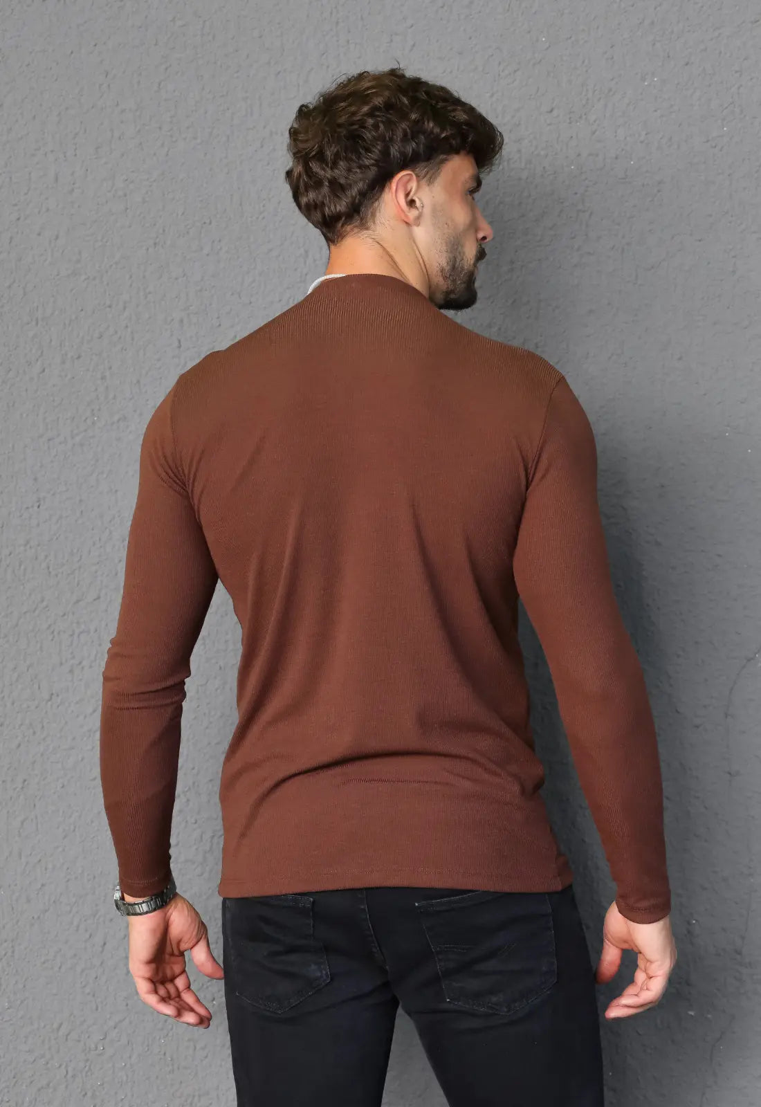 Camiseta Slim Manga Longa Gola Média Marrom - Imagem 3